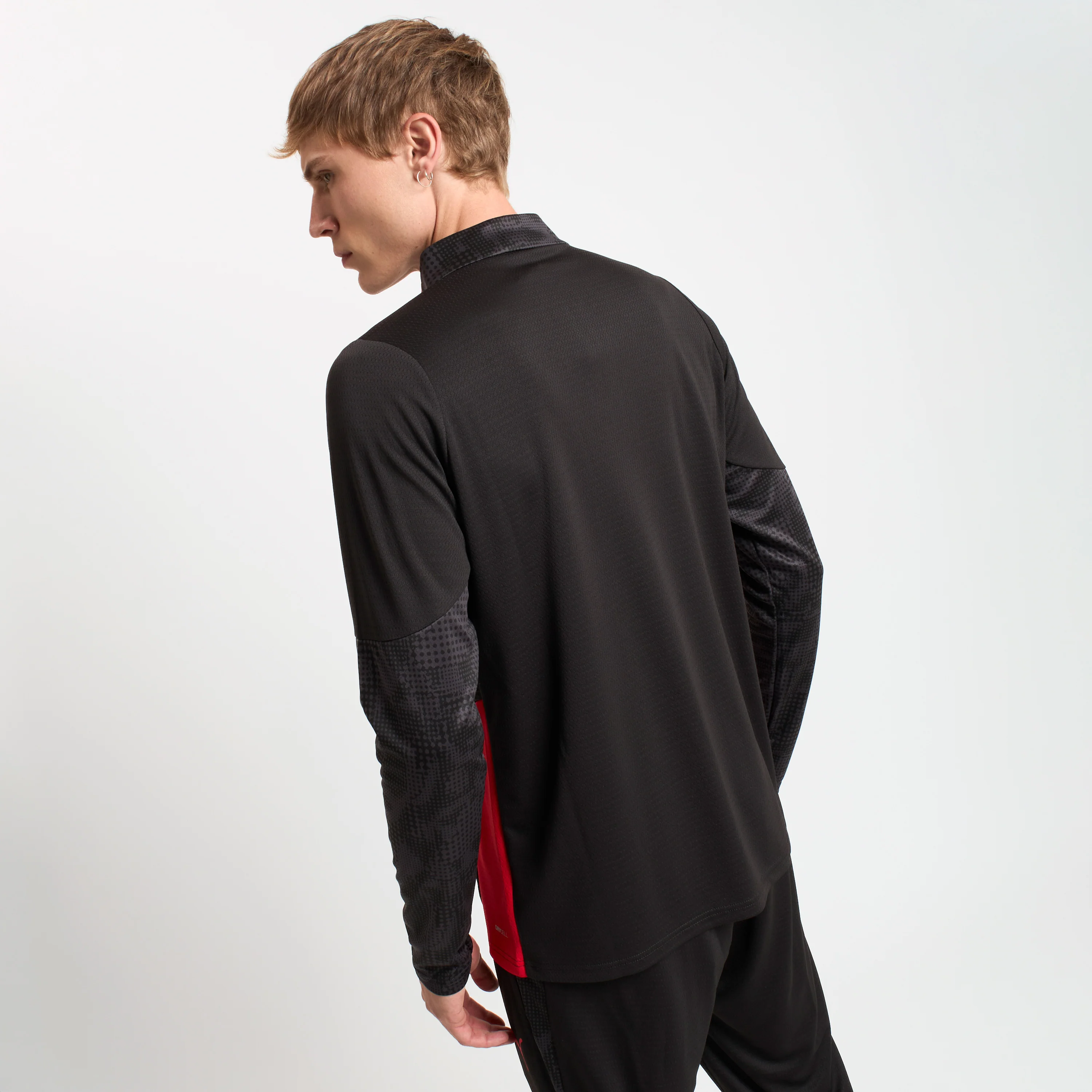 MAGLIA NERA MILAN TRAINING 1/4 ZIP A MANICA LUNGA 2025/26 - Image 6