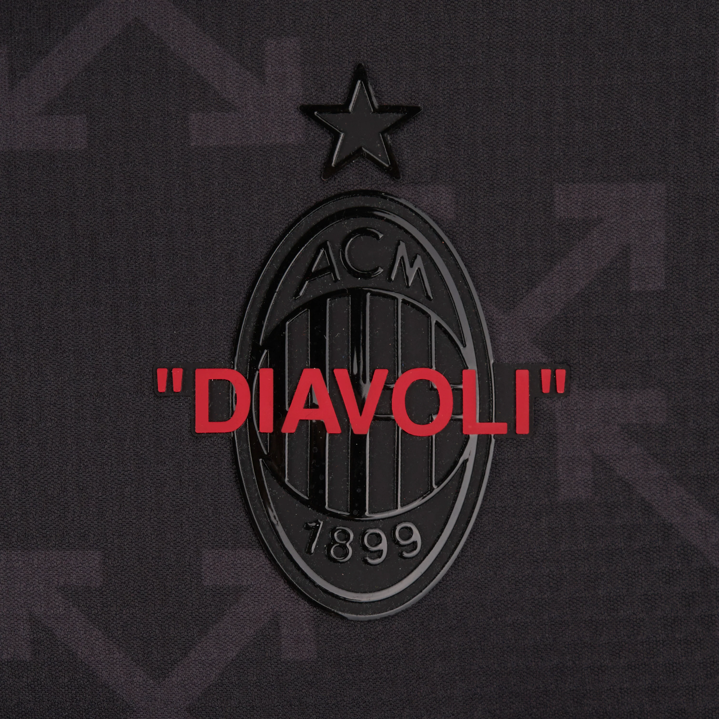 GIACCA PRE-MATCH CON 1/4 ZIP PUMA X AC MILAN X OFF-WHITE™ 2024/25 - Image 4