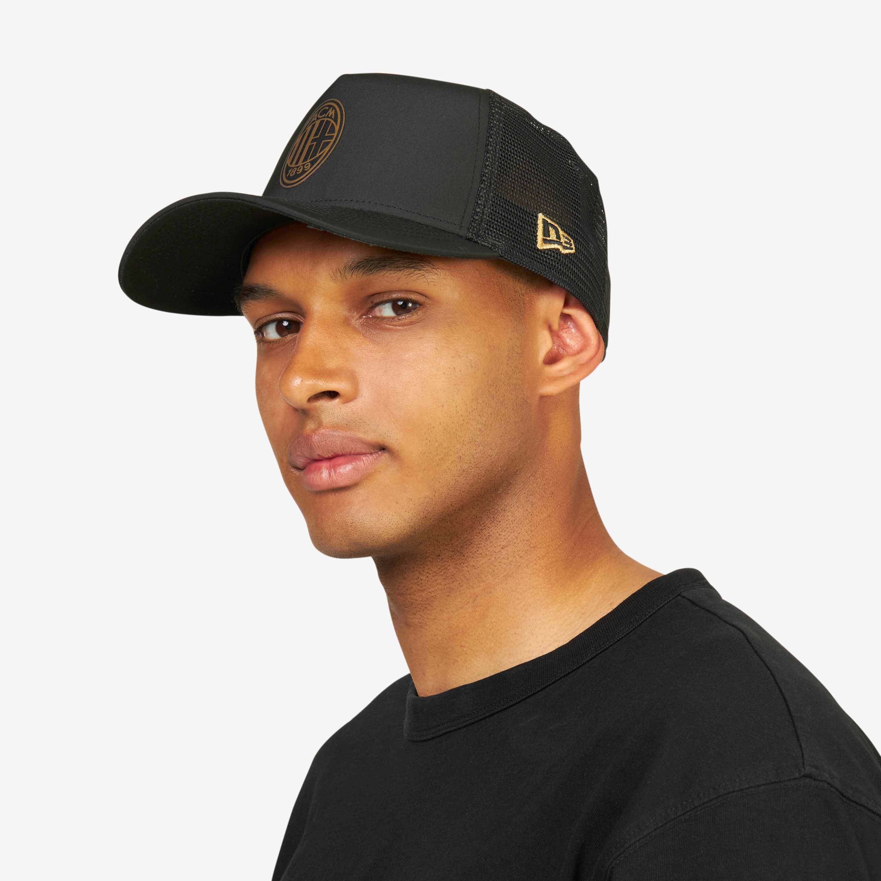 CAPPELLINO TRUCKER NEW ERA X AC MILAN CON LOGO - Image 4