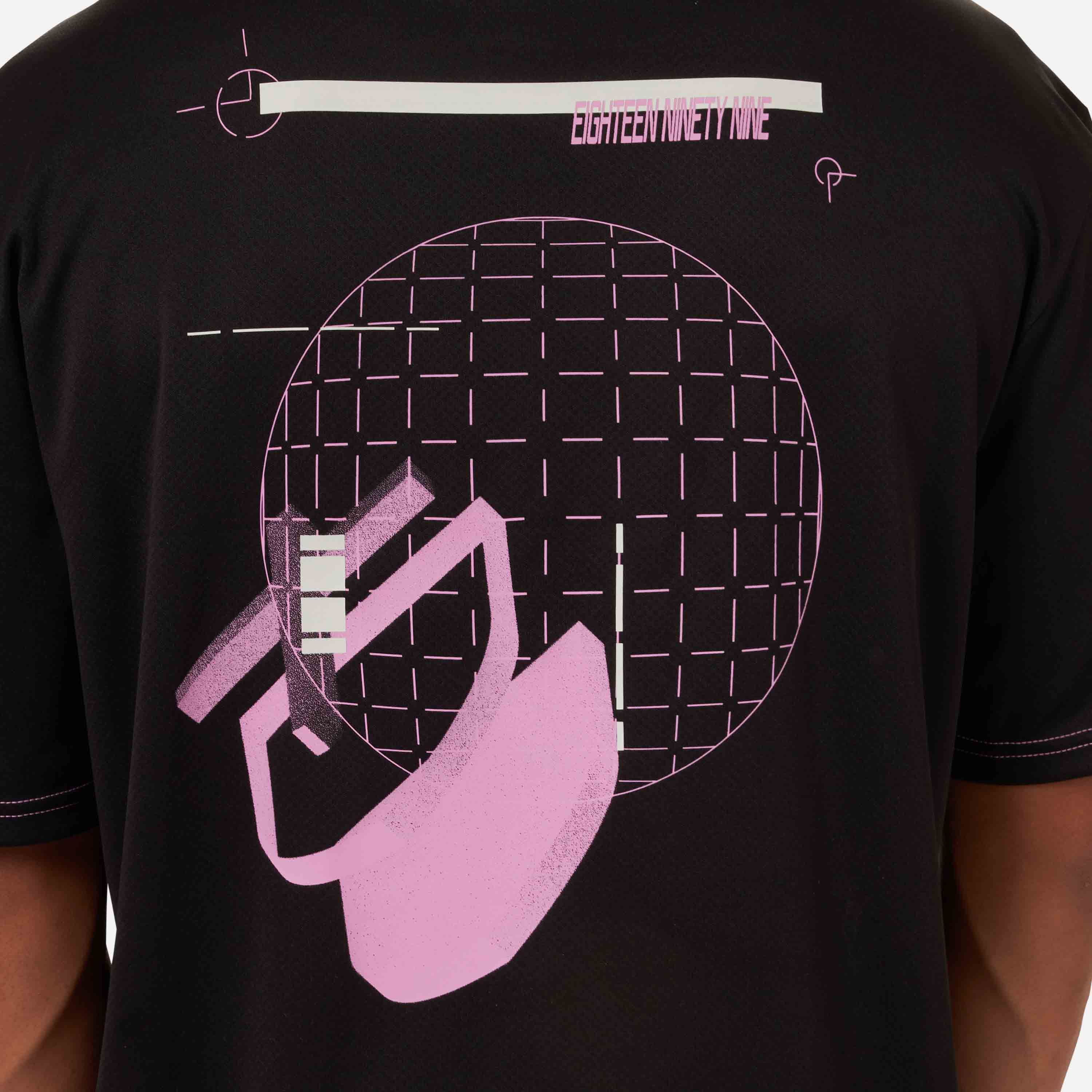 T-SHIRT MILAN SCOLLO A V CON STAMPE E PATCH - Image 7